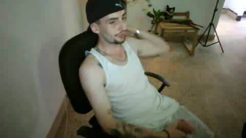Snapshot of juan235665 chatting on July 2026 05:06:02 PM juan235665 online show from July 2026 05:06:02 PM