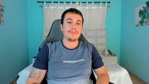 Snapshot of juan__jimenez chatting on April 2026 08:02:01 PM Juan online show from April 2026 08:02:01 PM