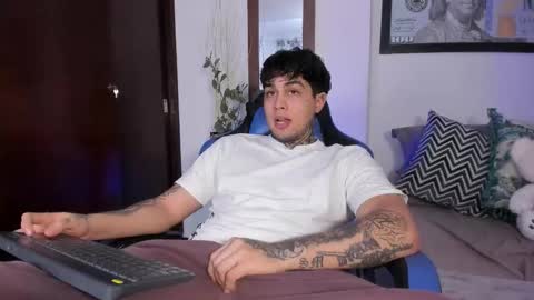 Snapshot of juan_alvarez18 chatting on November 2025 12:10:02 AM juan_alvarez18 online show from November 2025 12:10:02 AM