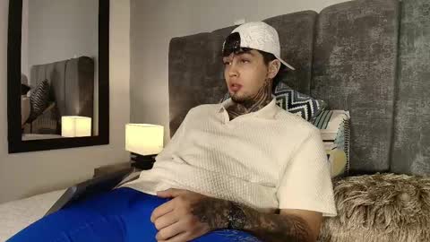 juan_alvarez18 online show from January 2026 02:47:02 AM