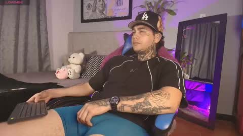 juan_alvarez18 online show from February 2026 07:42:02 AM