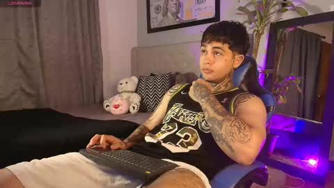 juan_alvarez18 online show from February 2026 04:34:02 AM