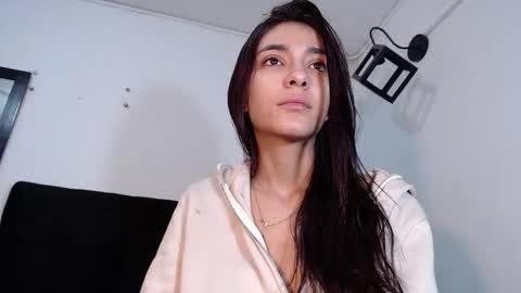 Snapshot of juan_and_luciana chatting on December 2025 12:22:01 PM online show from December 2025 12:22:01 PM