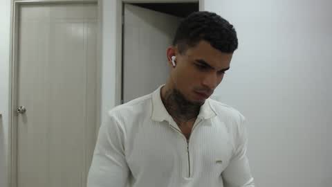 Snapshot of juan_gomez_1 chatting on December 2024 10:47:01 PM juan_gomez_1 online show from December 2024 10:47:01 PM