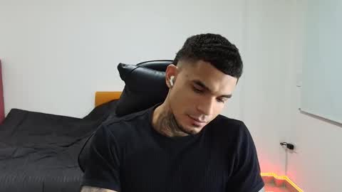 Snapshot of juan_gomez_1 chatting on November 2025 10:19:01 PM juan_gomez_1 online show from November 2025 10:19:01 PM