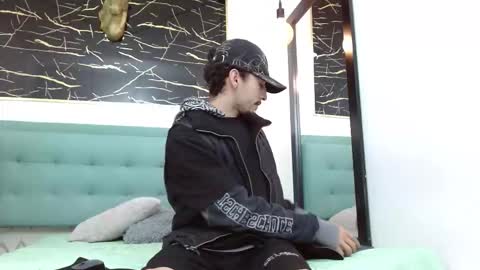 JUAN JOSE online show from January 2026 03:01:02 AM