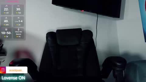 Snapshot of juanacock_2 chatting on October 2025 04:43:02 AM Juan online show from October 2025 04:43:02 AM