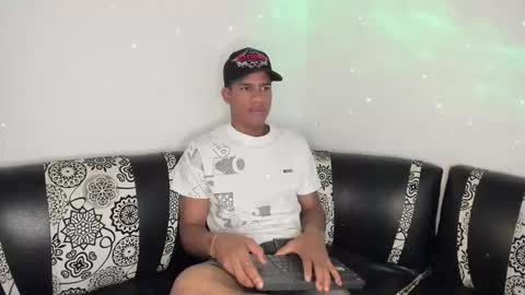 Snapshot of juanbigcock21cm chatting on April 2026 04:30:02 PM juan jose online show from April 2026 04:30:02 PM