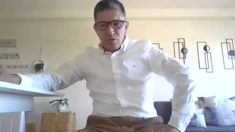 Snapshot of juanearth1 chatting on June 2026 09:53:02 PM juanearth1 online show from June 2026 09:53:02 PM