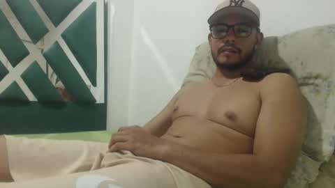 Snapshot of juanfe_style chatting on March 2026 12:47:02 AM juanfe_style online show from March 2026 12:47:02 AM