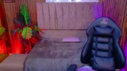 Snapshot of juanita_tay chatting on June 2026 11:41:02 AM JUANITA online show from June 2026 11:41:02 AM