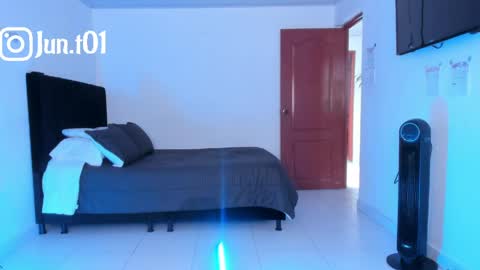 Snapshot of juanita_thorne chatting on April 2026 01:51:02 PM online show from April 2026 01:51:02 PM