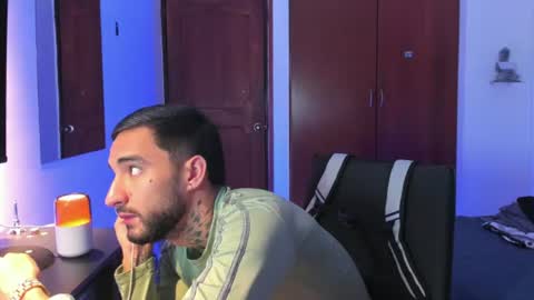 juanlouis_pierre online show from July 2026 11:56:01 PM