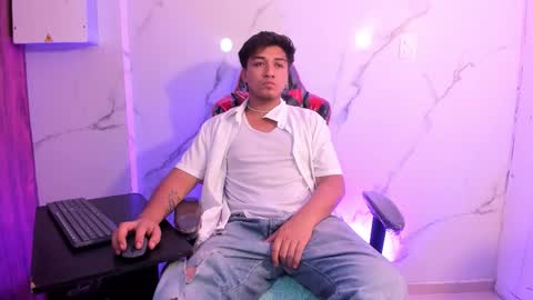 JUAN  online show from December 2025 05:23:01 AM