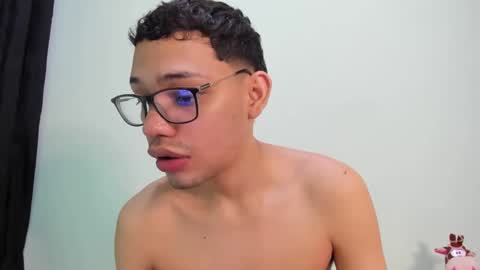 juansuarez204 online show from February 2025 12:17:01 AM