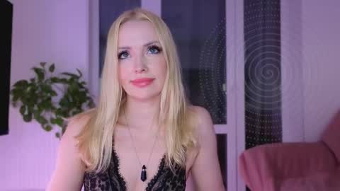 Goddess Julia online show from December 2025 07:32:01 PM