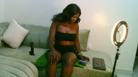 Juicepussy online show from June 2026 05:37:01 PM