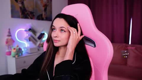 Angelina online show from September 2025 10:48:02 AM