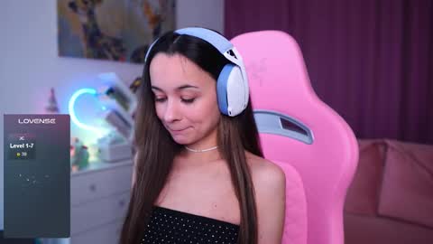 Angelina online show from November 2025 11:45:01 AM