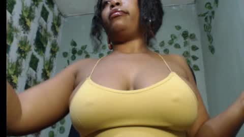 Snapshot of juicy_gold22 chatting on February 2025 03:00:02 AM Mariagold online show from February 2025 03:00:02 AM