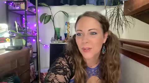 Snapshot of juicy_jussy chatting on April 2026 08:18:01 PM juicy_jussy online show from April 2026 08:18:01 PM