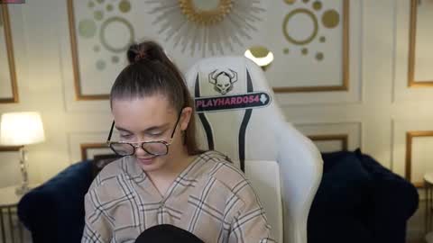 Snapshot of juicy_secrets_054 chatting on March 2026 08:19:01 AM Elza online show from March 2026 08:19:01 AM