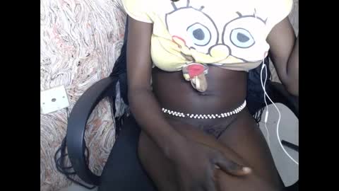 Snapshot of juicyberryx chatting on January 2025 09:39:01 AM queen online show from January 2025 09:39:01 AM