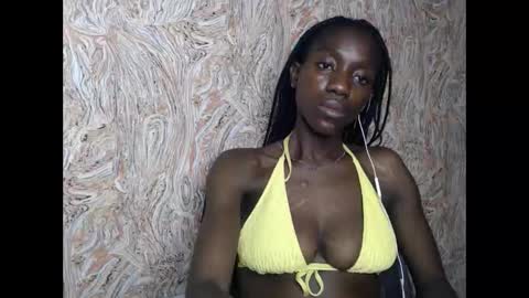 Snapshot of juicyberryx chatting on January 2025 11:39:01 PM queen online show from January 2025 11:39:01 PM