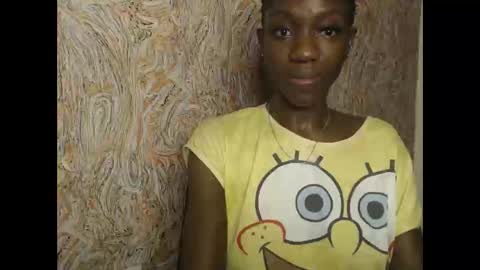 Snapshot of juicyberryx chatting on February 2025 09:38:01 AM queen online show from February 2025 09:38:01 AM