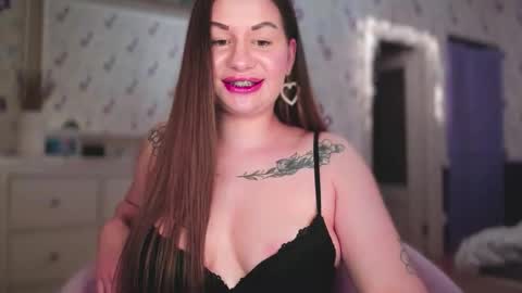 Snapshot of juicyhelenx chatting on October 2025 03:35:02 PM Elena online show from October 2025 03:35:02 PM