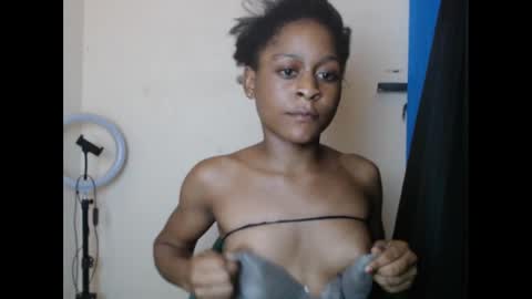 Snapshot of juicynwetx chatting on February 2025 04:57:01 PM juicynwetx online show from February 2025 04:57:01 PM