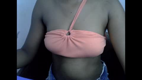 Snapshot of juicynwetx chatting on April 2026 09:17:02 PM juicynwetx online show from April 2026 09:17:02 PM