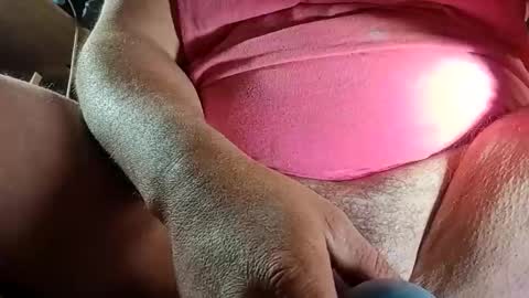 Snapshot of juicyweiner chatting on October 2025 06:39:02 AM juicyweiner online show from October 2025 06:39:02 AM