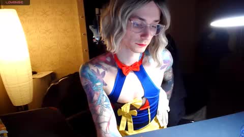 Snapshot of juleea_doll chatting on November 2025 07:49:02 PM Julia online show from November 2025 07:49:02 PM