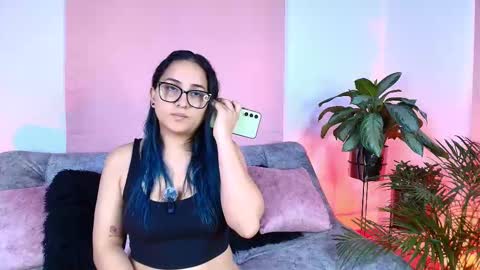 Jules and Gia online show from November 2025 06:59:02 PM