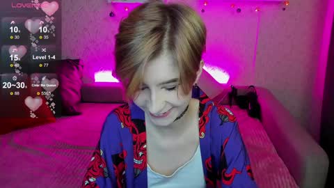 Snapshot of julescrown chatting on December 2024 01:00:02 AM Jules online show from December 2024 01:00:02 AM