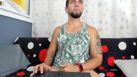 juleslake2 online show from November 2025 11:32:02 AM