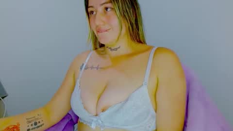  Juliana Torres  online show from December 2025 09:31:02 PM