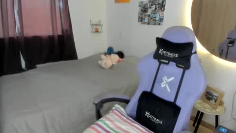 Snapshot of juli_santos_22 chatting on March 2026 12:22:01 PM juli_santos_22 online show from March 2026 12:22:01 PM