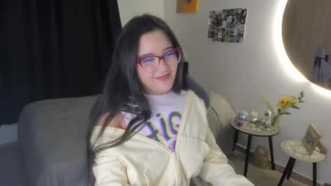 Snapshot of juli_santos_22 chatting on March 2026 04:28:02 AM juli_santos_22 online show from March 2026 04:28:02 AM