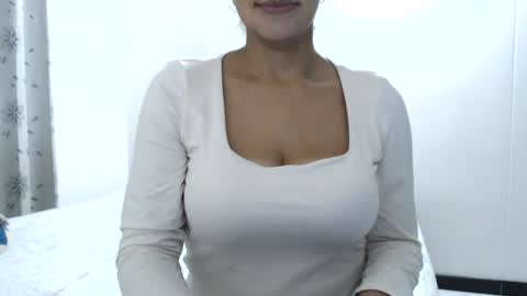 JULIA online show from July 2026 01:52:02 AM