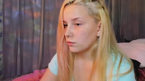 julia__bunny online show from December 2024 01:28:01 AM