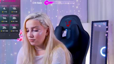 julia__bunny online show from December 2024 08:04:01 PM