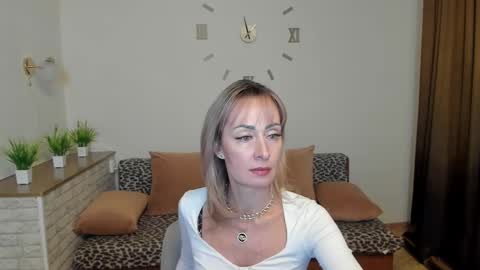 julia__cherry_ online show from December 2024 09:02:01 PM