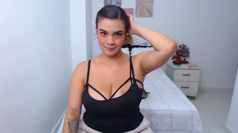 julia online show from February 2025 06:47:02 PM