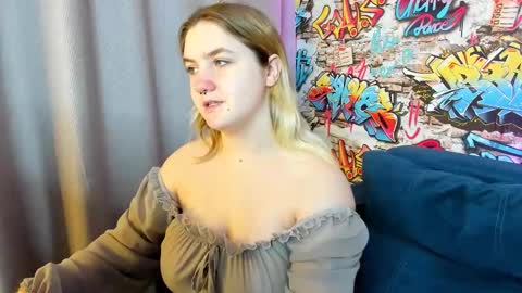 Julia Jips online show from October 2025 01:06:01 AM