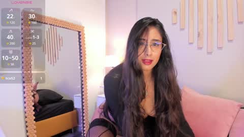 J U L IA   M A R T I N E Z online show from February 2025 11:22:02 AM