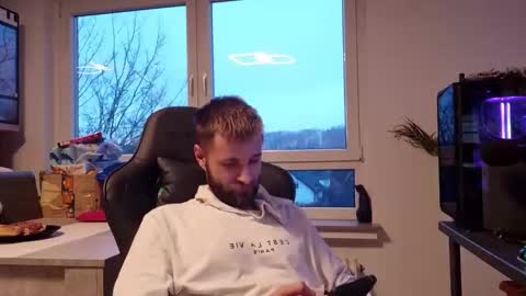 julia_official online show from January 2026 03:28:02 PM