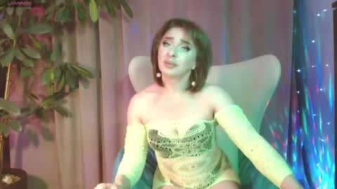 Julia online show from October 2025 05:39:02 AM