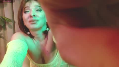 Julia online show from October 2025 05:45:02 PM